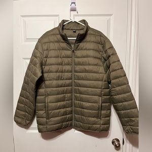 Lightweight puffer jacket new never worn